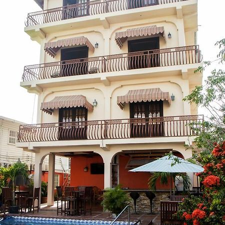 Windjammer International Cuisine & Comfort Inn Georgetown Eksteriør bilde