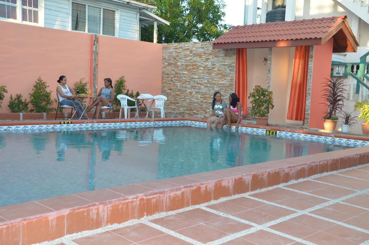 Windjammer International Cuisine & Comfort Inn Georgetown Eksteriør bilde