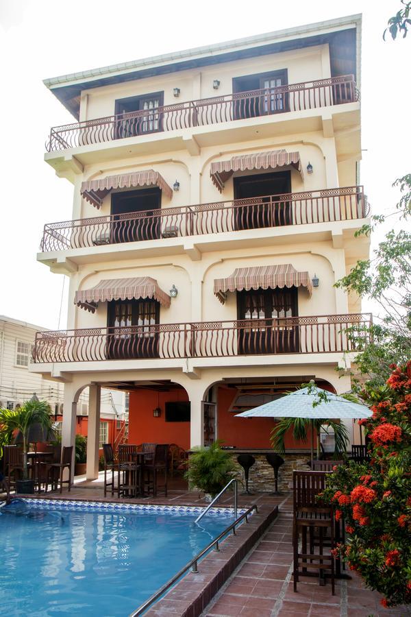 Windjammer International Cuisine & Comfort Inn Georgetown Eksteriør bilde