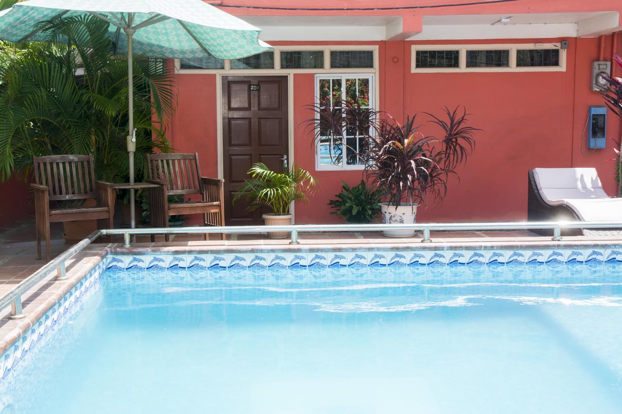 Windjammer International Cuisine & Comfort Inn Georgetown Eksteriør bilde