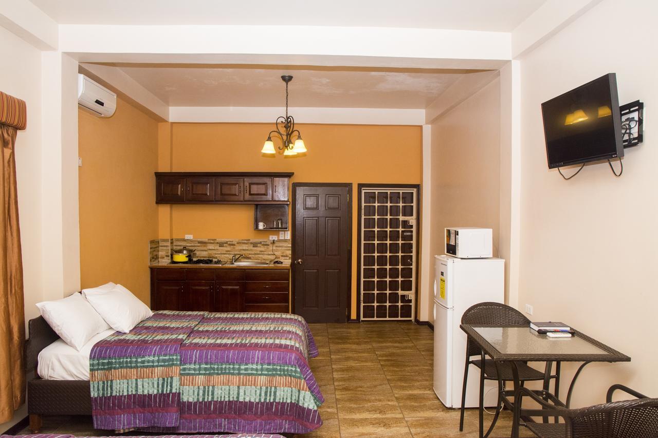 Windjammer International Cuisine & Comfort Inn Georgetown Eksteriør bilde
