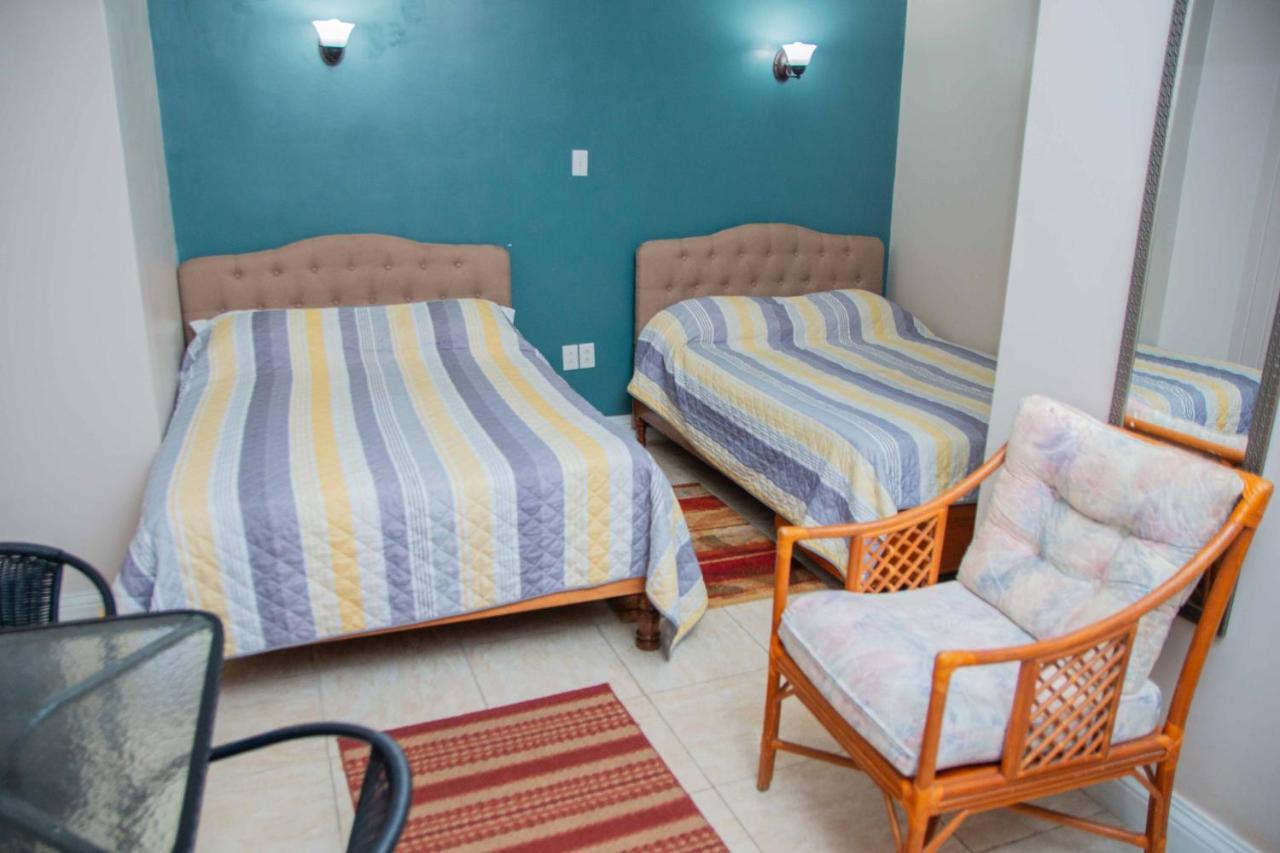 Windjammer International Cuisine & Comfort Inn Georgetown Eksteriør bilde